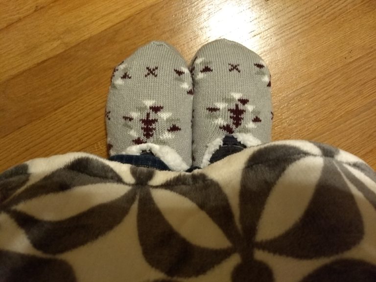 Serra Slipper Socks Huntington Home Throw