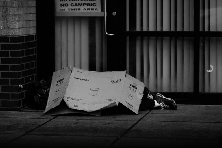 FACT CHECK: Is Aldi Giving Away Free Food to Homeless on Christmas Eve?