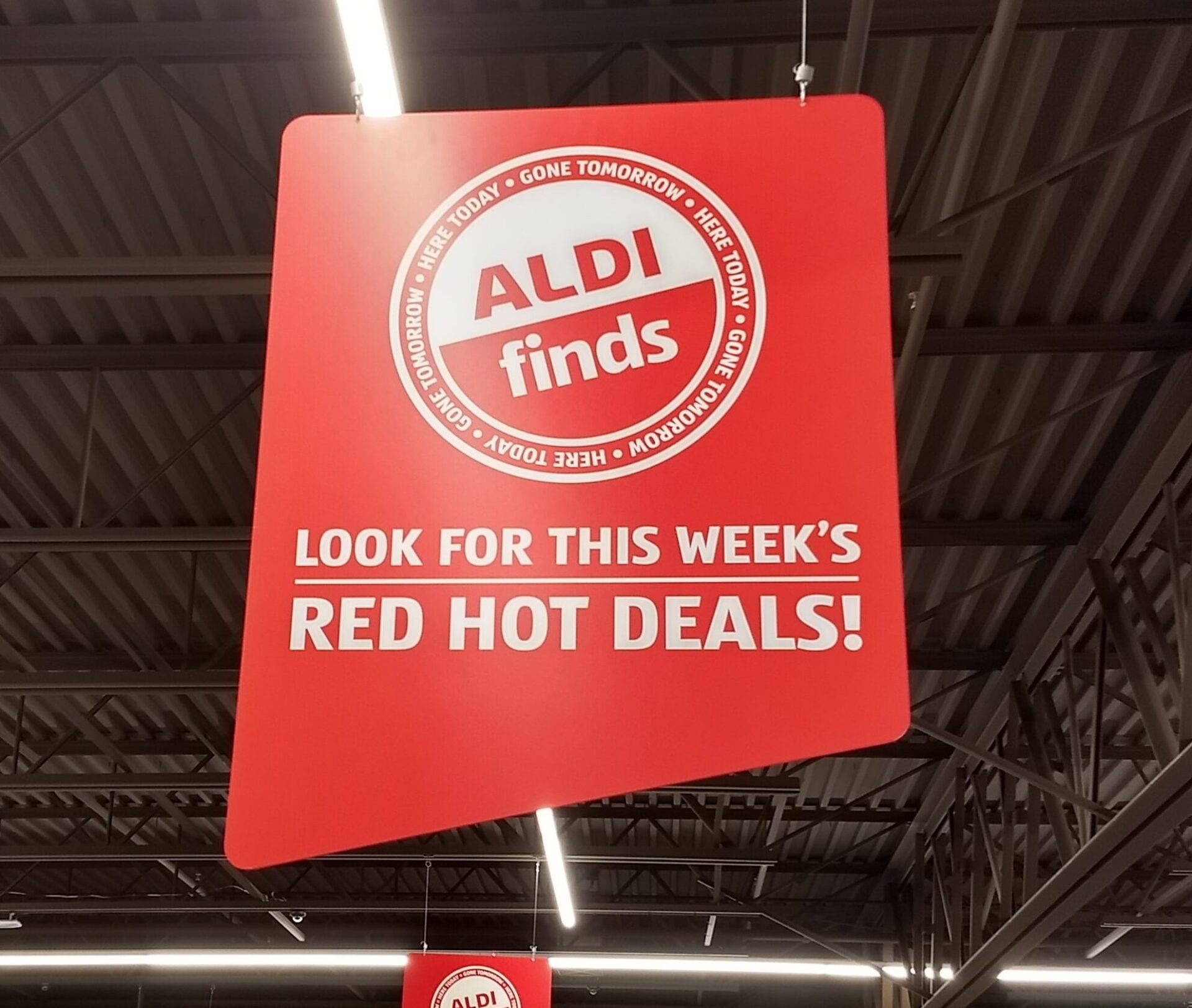 Aldi Finds Vs Seasonal Favorites What s The Difference ALDI REVIEWER