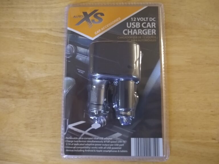 Auto XS 12 Volt DC USB Car Charger