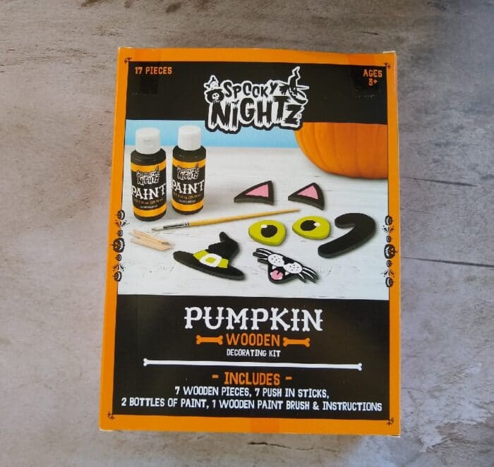 Spooky Nightz Pumpkin Decorating Kit