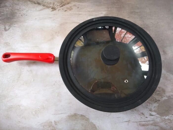 Crofton Universal Lid