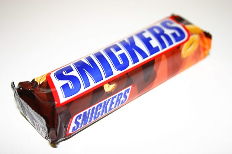 Why are People Buying Snickers Bars for Aldi Workers