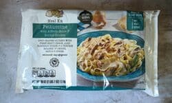 Park Street Deli Fettuccine with Alfredo Sauce and Grilled Chicken Meal Kit
