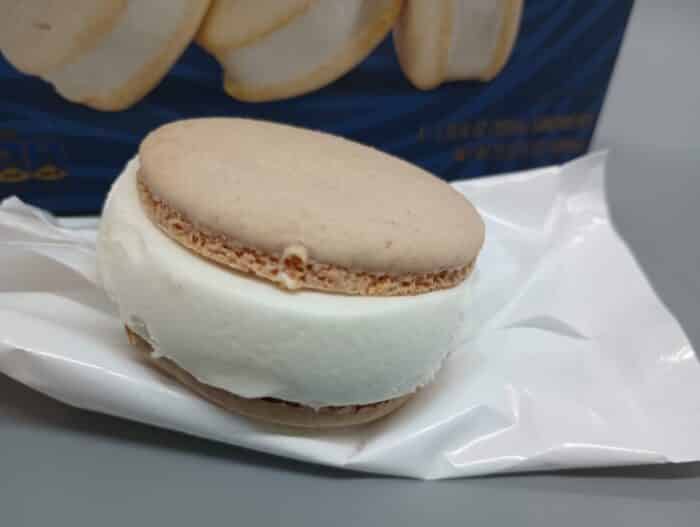 Sundae Shoppe Macaron Vanilla Ice Cream Sandwiches