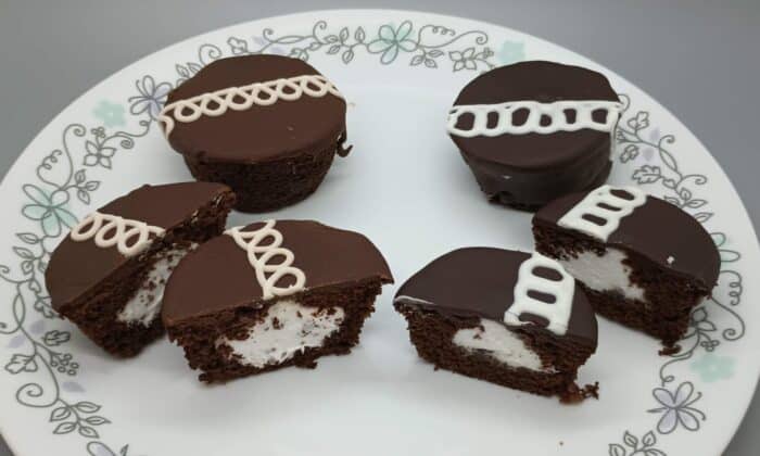 Baker's Treat Cup Cakes