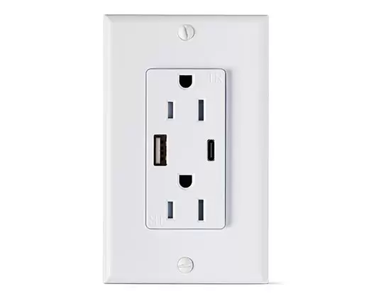 Bauhn Outlet and USB Charger