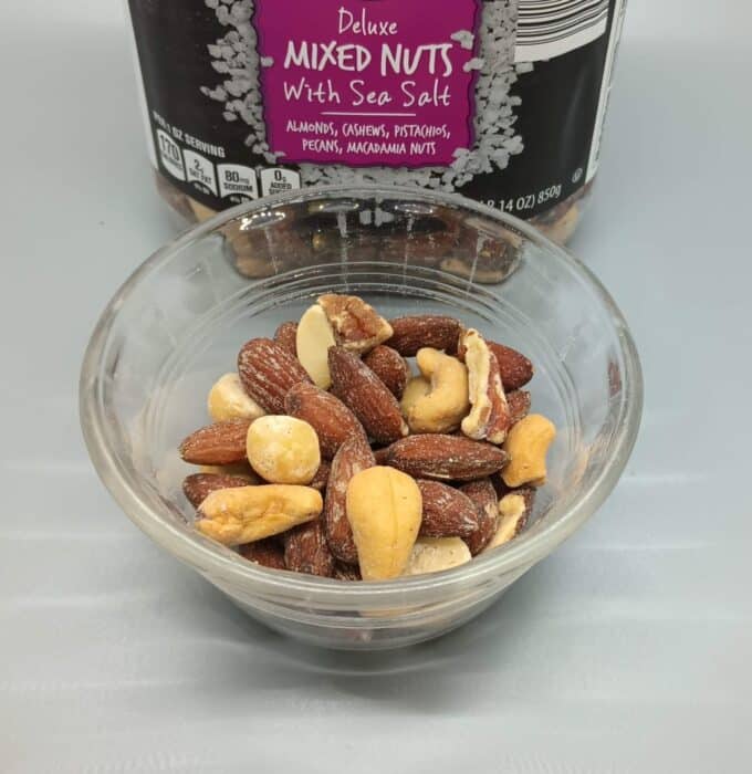 Southern Grove Deluxe Mixed Nuts with Sea Salt 3
