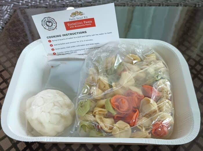 Park Street Deli Pasta Salad Kit with Tortellini Pasta