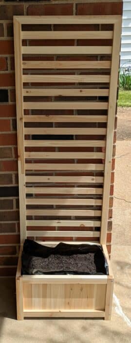 Belavi Wooden Planter with Trellis