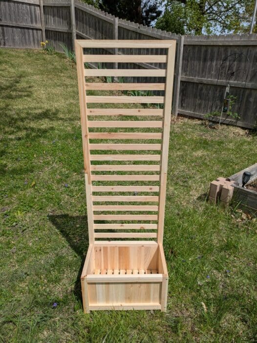 Belavi Wooden Planter with Trellis