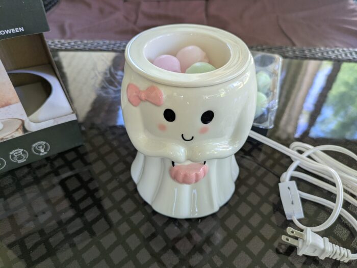 The Halloween Collection Wax Warmer and KIRKTON HOUSE Wax Melts 2
