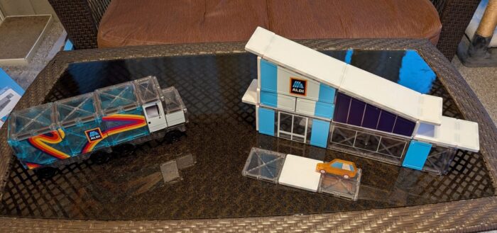 Aldi Play Magnebuilds Aldi Store and Aldi Truck 2